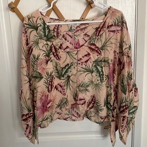Cropped flowy floral shirt
